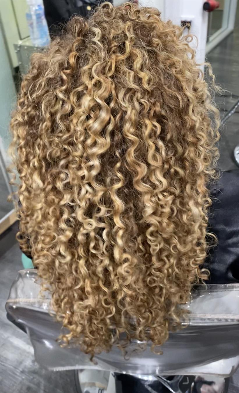 Curls Oneonone In Beverly Hills CA | Vagaro